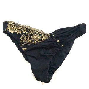 Beach bunny cheeky bottom